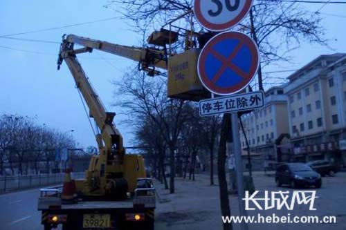 排查安全隱（yǐn）患。 馬亮 攝